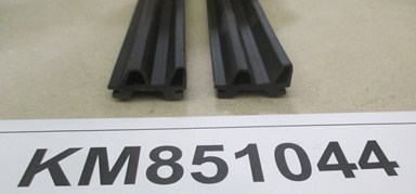 KM851044